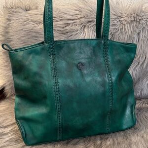 Old Trend Elegant Green Leather Tote Bag